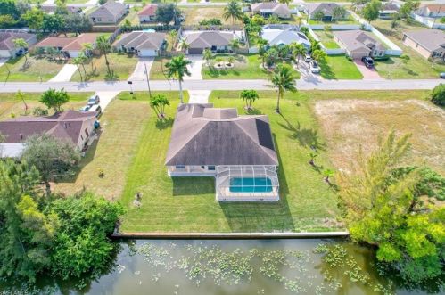 211 21st Ln, Cape Coral, FL 33990-4368