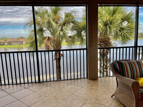 10510 Smokehouse Bay Dr, Naples, FL 53102-4992