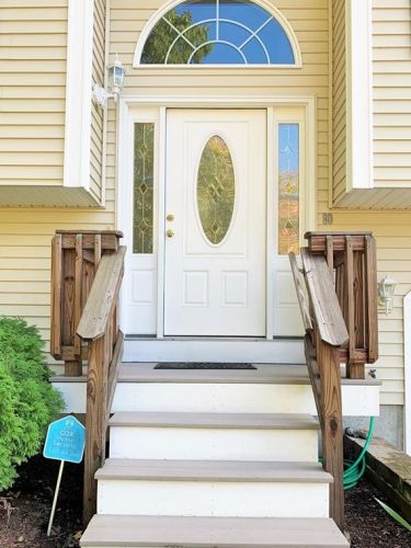 80 Nepaug Rd, South Kingstown, RI 02882-2327