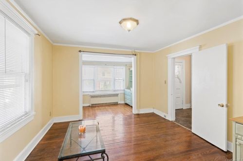 68 Woodbury St, New Rochelle, NY 10805-1513