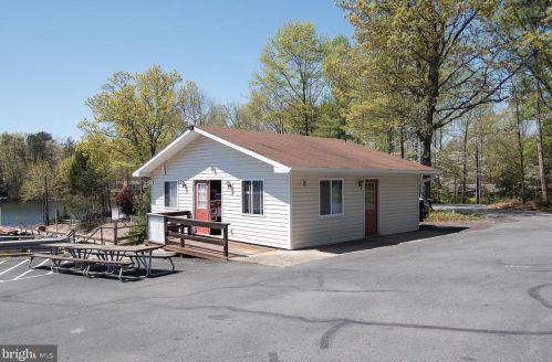 3808 Lakeview Pkwy, Locust Grove VA  22508-5205 exterior