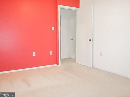 11907 Escalante Ct, Herndon VA  20191-1833 exterior