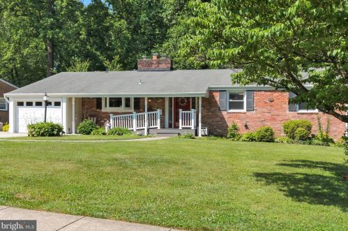 6724 Deland Dr, Springfield, VA 22152-3007