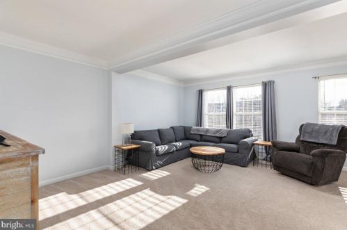 9078 Falcon Glen Ct, Bristow VA  20136-5739 exterior