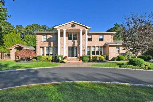 87 Wildwood Dr, Huntington Station, NY 11746-6150