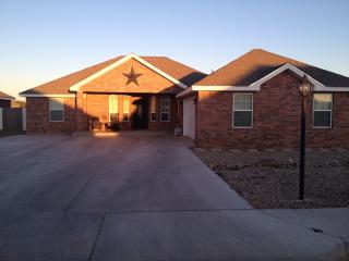 2231 Boxwood Cir, Portales, NM 88130-9307