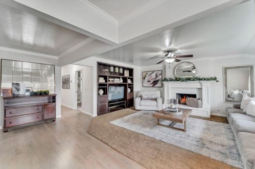 1650 Petaluma Ct, Hollister, CA 95023-5940