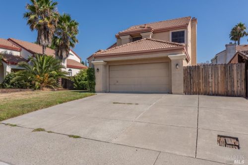 707 Roscommon Dr, Vacaville, CA 95688-9259