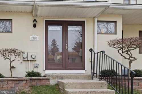 1304 Oak Cir, Lansdale, PA 19446-6075