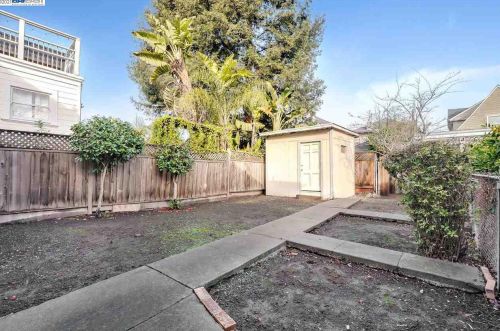 478 36 St, Oakland CA 94609-2327 exterior