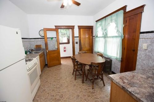 89 Grant Ave, Paterson, NJ 07512-2509