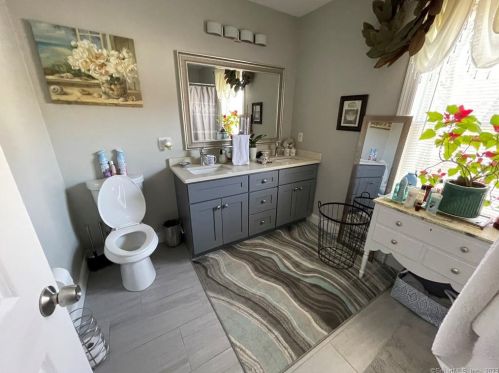 269 Valley Ave, Bridgeport CT  06606-3756 exterior