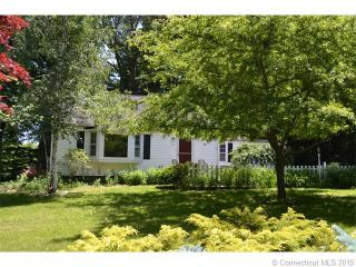 3 Old Ponsett Rd, Haddam, CT 06438-1024