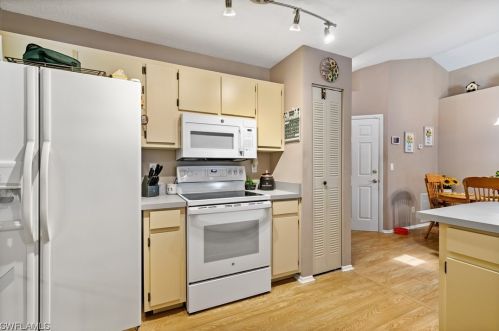 612 4th Ter, Cape Coral FL  33909-2002 exterior