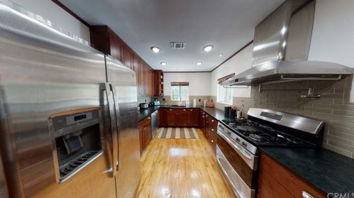 15560 Leadwell St, Van Nuys CA 91406-3110 exterior