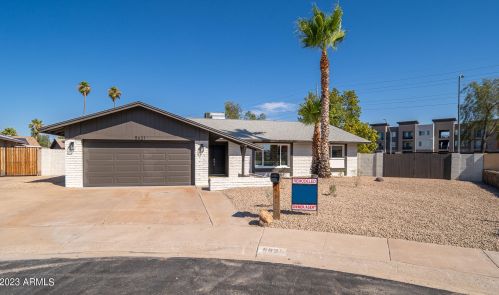 5621 Zoe Ella Way, Glendale AZ 85306-2823 exterior