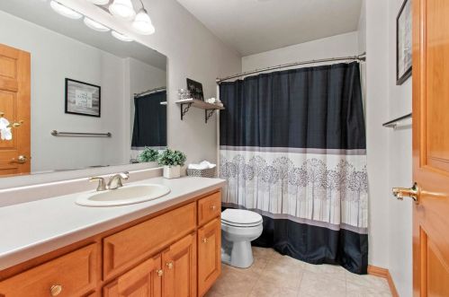 2722 Teresa Dr, Green Bay WI  54311-5586 exterior