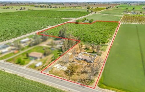 855 Mount Whitney Ave, Laton CA  93242-9724 exterior