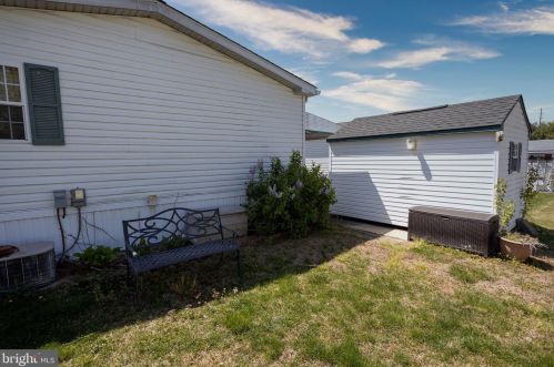 266 Tony Cir, West Deptford NJ  08051-1948 exterior