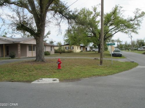 301 Illinois Ave, Lynn Haven, FL 32444-1439