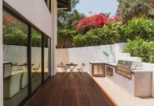 1328 Manitou Rd, Santa Barbara CA  93101-4942 exterior