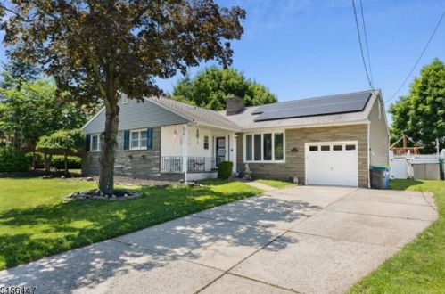 516 Frech Ave, Manville, NJ 08835-2210