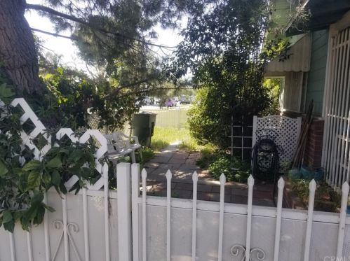 164 Temple St, San Bernardino, CA 92410-4417