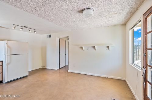 902 Prince Rd, Tucson AZ 85705-3028 exterior