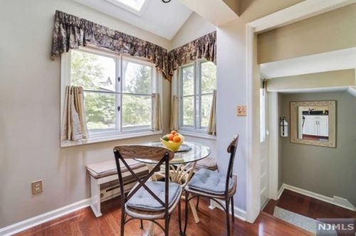 206 Melrose Pl, Ridgewood NJ  07450-4122 exterior