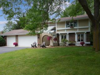 17020 Creek Ridge Trl, Hopkins MN  55345-6306 exterior