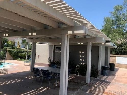 911 Concord Ct, Vista CA  92081-8925 exterior