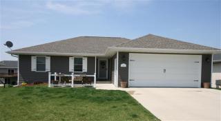 305 Lezlie Dr, Centralia, IA 52068-9107