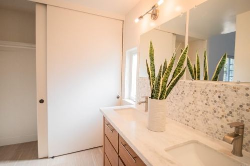 1527 Linda Sue Ln, Encinitas CA  92024-2424 exterior