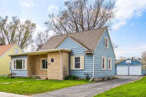 1920 Losey Blvd, La Crosse, WI 54601-6817