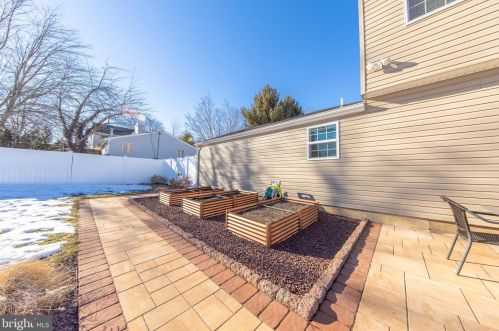 103 Dolington Rd, Yardley PA 19067-2621 exterior