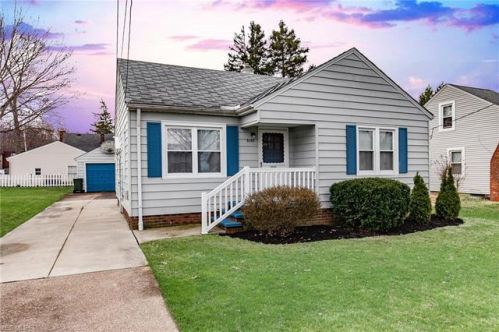 5150 Edgewater Dr, Lorain, OH 44054-1704