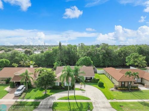 21044 Shady Vis Ln, Boca Raton FL  33428-1156 exterior