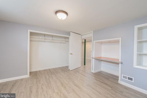 25 Bacon Ct, Dover DE  19901-2572 exterior