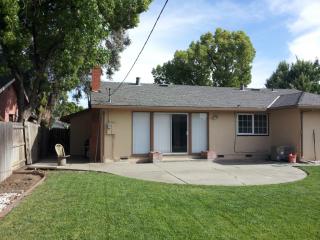 1965 63rd Ave, Sacramento CA  95822-4607 exterior