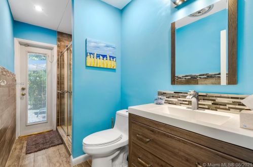 1961 56th Way, Hollywood FL  33021-3813 exterior