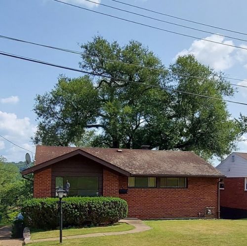 216 Hart Dr, Pittsburgh, PA 15235-5426