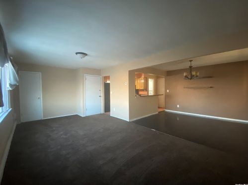 325 Beach 46th St, Far Rockaway NY  11691-1113 exterior