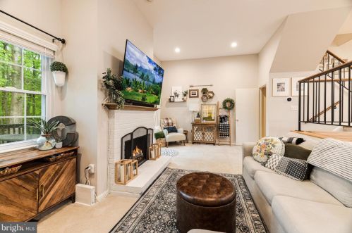 11710 Dry River Ct, Herndon VA  20191-2964 exterior