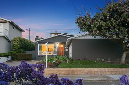 2435 Frankfort St, San Diego CA 92110-3314 exterior