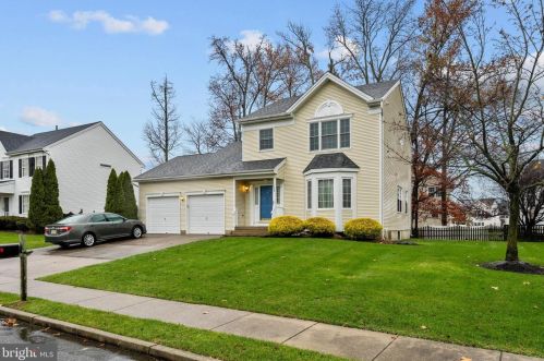135 Aerial Dr, West Deptford, NJ 08096-6841