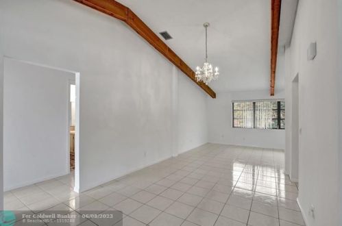 11940 19 St, Hollywood FL 33025-5613 exterior