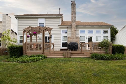 1390 Wild Horse Dr, Darbydale OH  43123-8540 exterior