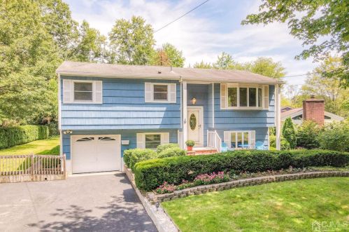 9 Sanford Rd, East Brunswick, NJ 08816-4337