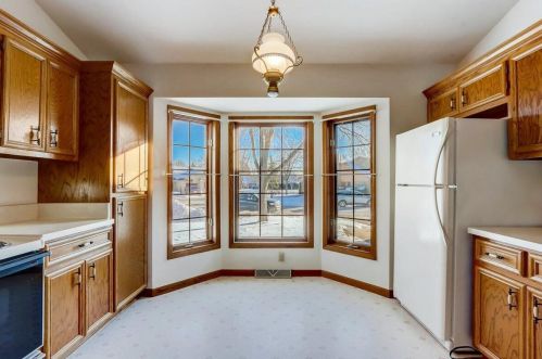 5339 Cambridge Ln, Milwaukee WI 53221-3237 exterior