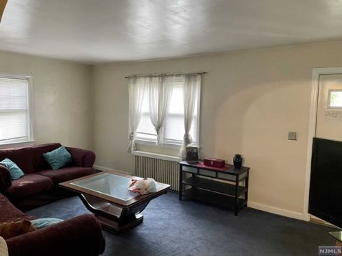 202 Fulton St, N Milford NJ  07646-1650 exterior